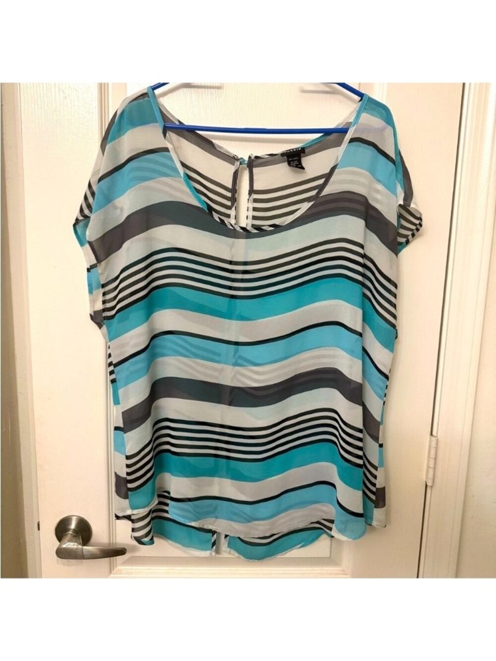 Torrid Blue, White & Black, short Sleeve scoop neck, button-up back Blouse 1X